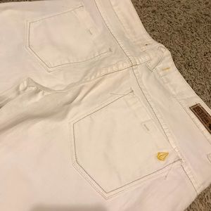 Volcom white denim skinny jeans size 3 Like New